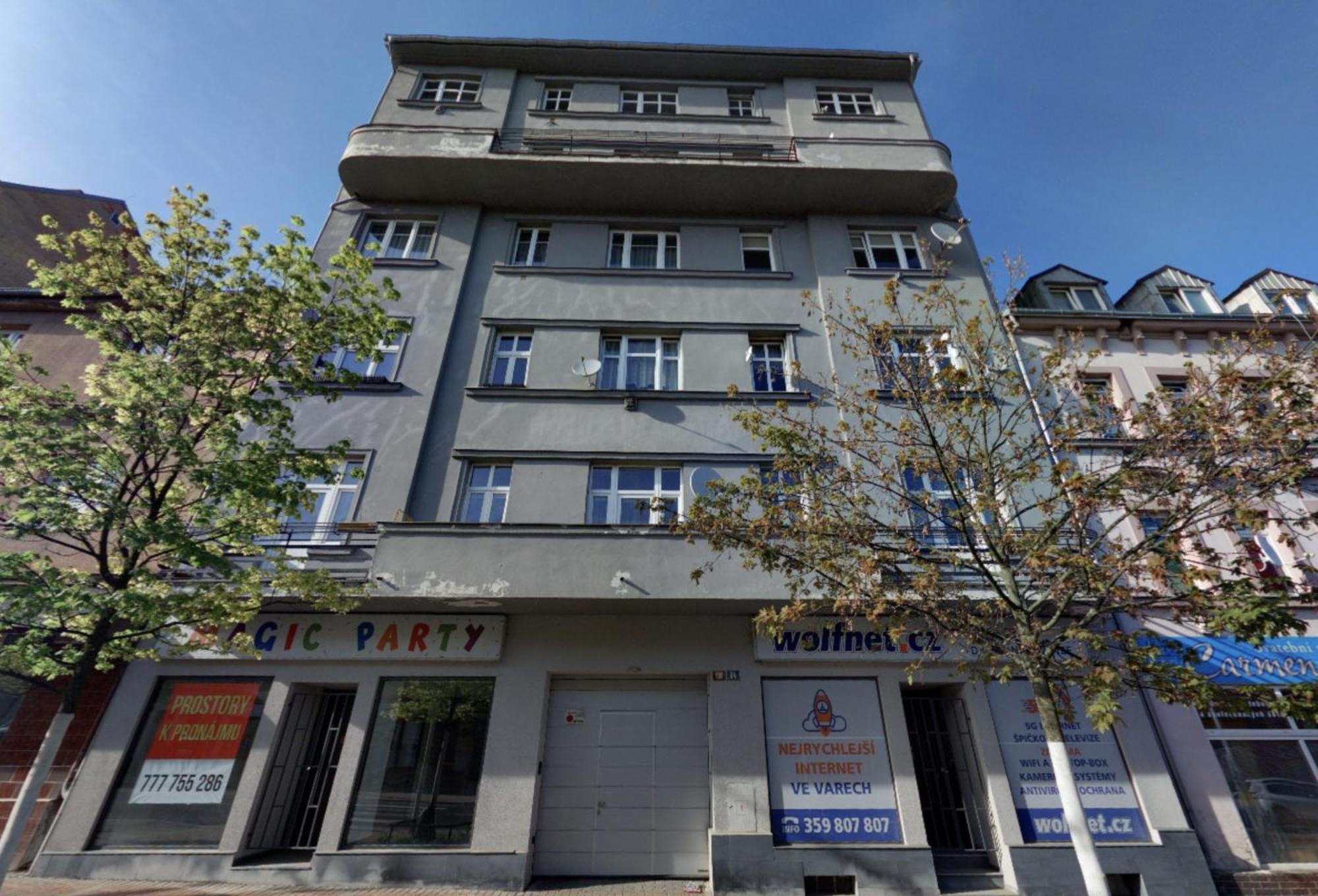 Large 3 Bedroom Apartment With City Skyline View Karlovy Vary Exterior photo